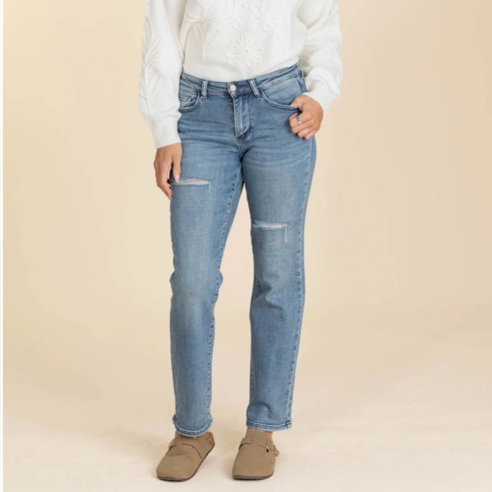 Judy Blue Contrast Wash distressed Dad Jean